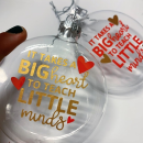 Platt julgranskula i glas